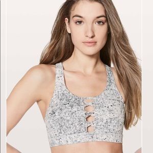 - Lululemon Energy bra Laced size 6